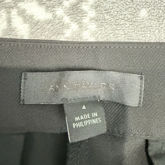 NWOT Ann Taylor The Wide Leg Pant in Fluid Crepe Black Size 4 Workwear - Picture 4 of 10